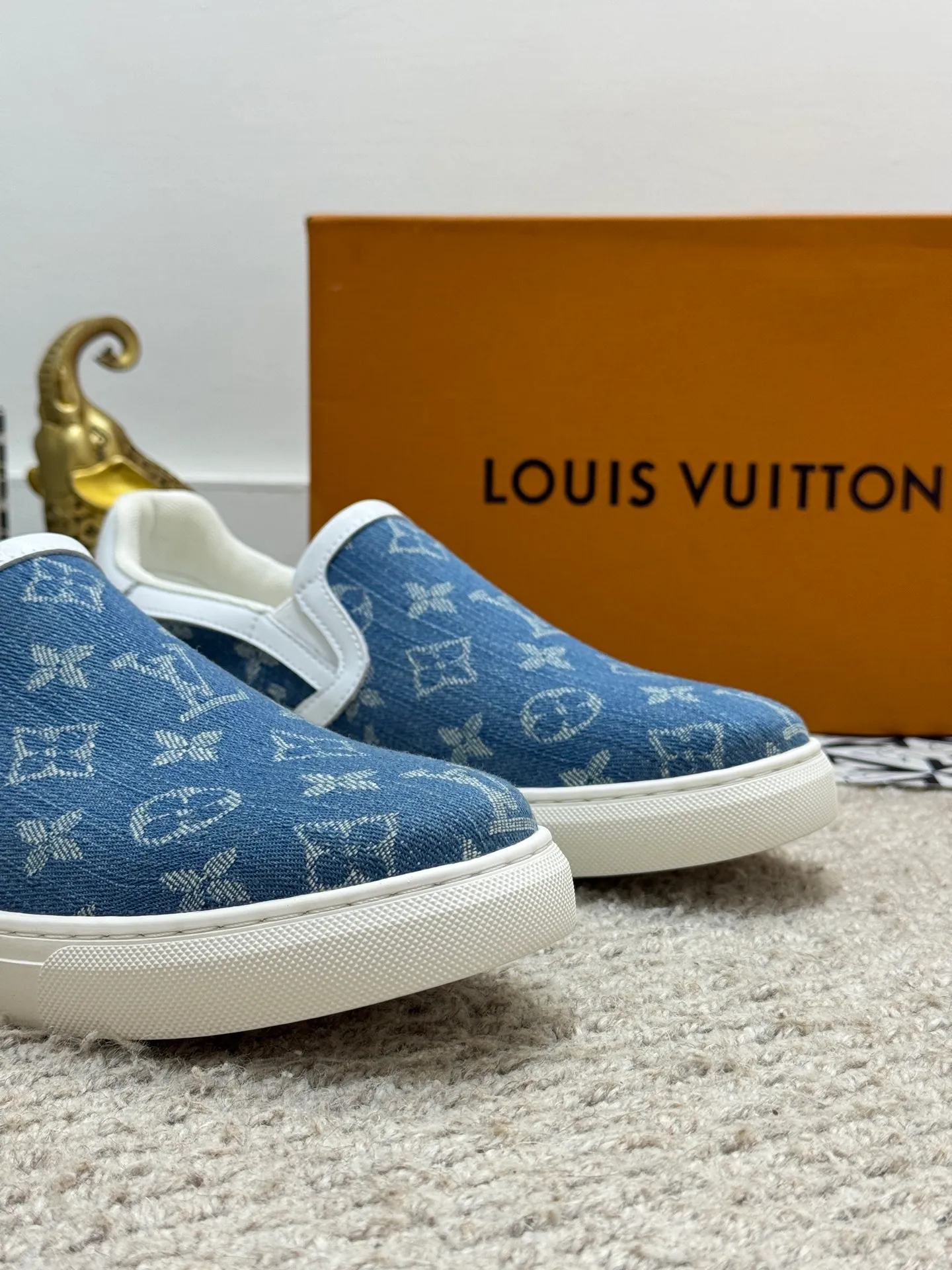 Men's shoes 💰380 [New style] 🌂🌂Top original order - Louis Vuitton®️ Trendy and fashionable yet low-key men's casual shoes, uppers made of LV special canvas presbyopia, comfortable and breathable, mesh lining, original rubber outsole, 2 colors optional ~ a must-have for stylish men. Size: 38-44 (45 customized